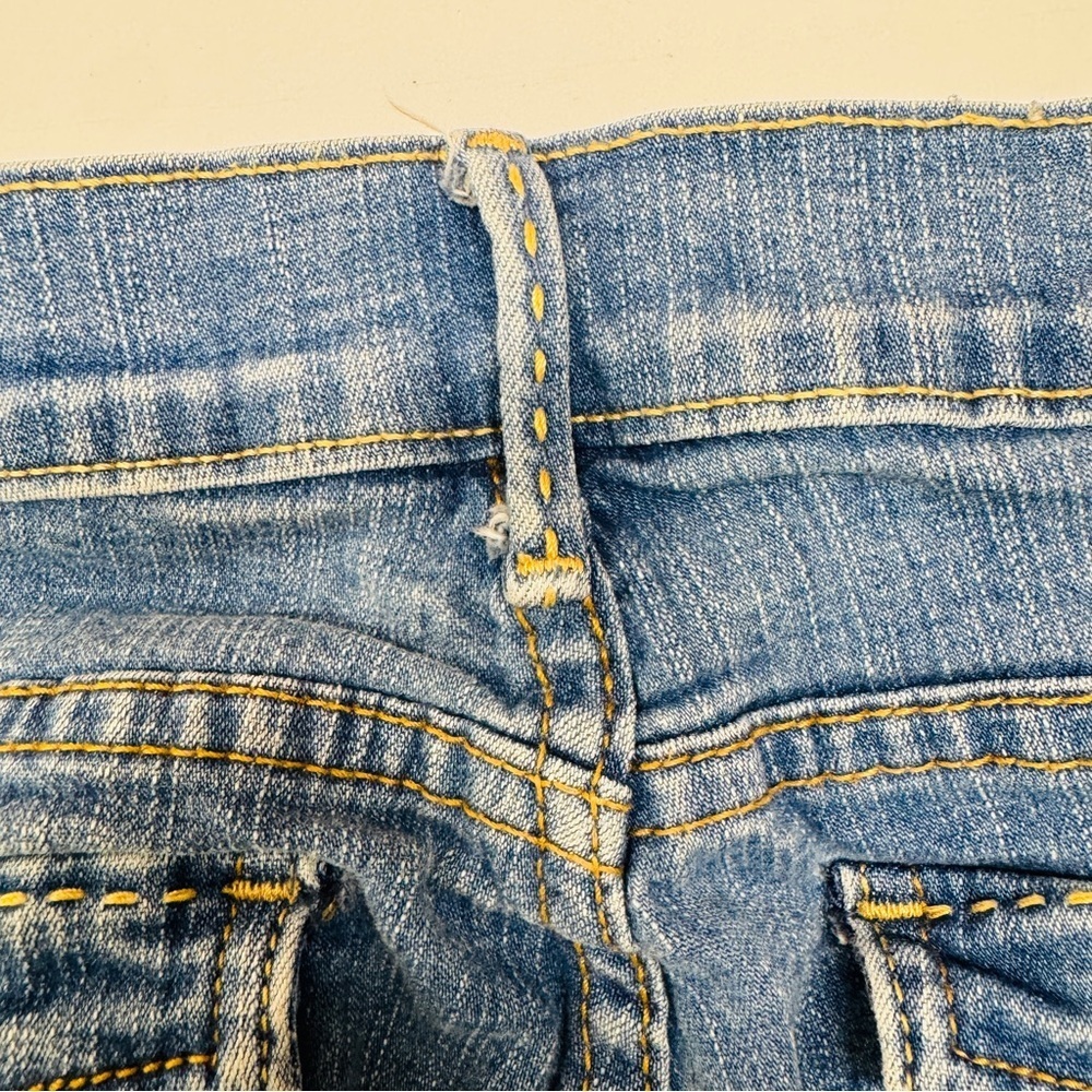 Levi's Women's Perfectly Slimming 512 Light Blue Boot Cut Jeans Size 12 Medium - Picture 8 of 14
